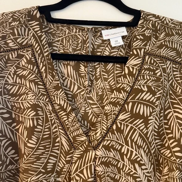 Liz Claiborne Brown and Cream Leaf Pattern Top - Picture 3 of 3
